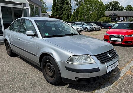 VW Passat Volkswagen Lim. Basis