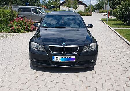 BMW 320i -