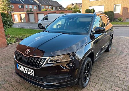 Skoda Karoq 1.5l TSI DSG STYLE Pano AHK LED Navi