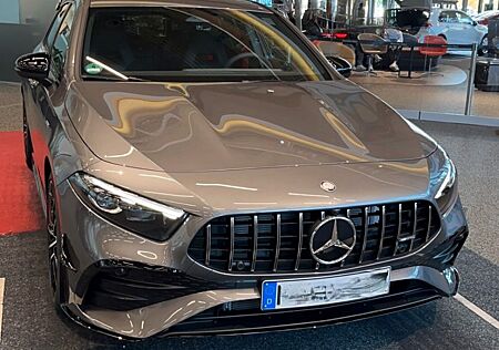 Mercedes-Benz A 35 AMG 4MATIC Kompaktlimousine