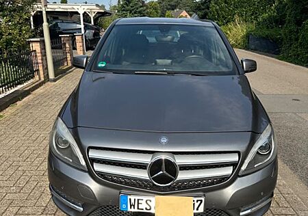 Mercedes-Benz B 180 BlueEFFICIENCY -