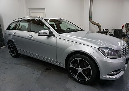 Mercedes-Benz C 250 T-Modell,Xenon,Navi,Ahk,Pdc,Automatik,Top!