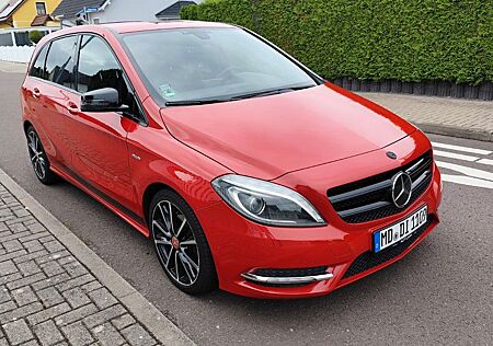 Mercedes-Benz B 180 Autotronic - AMG-LINE Night-Packet