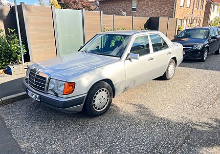 Mercedes-Benz 300 D