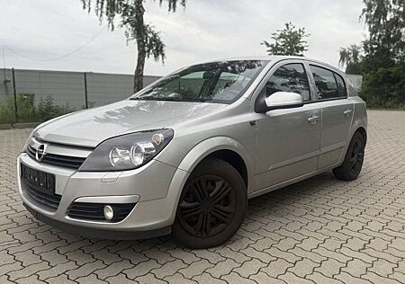 Opel Astra H Edition Klima AHK 8fach bereift TÜV06/25