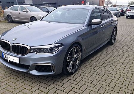 BMW M550i xDrive A -