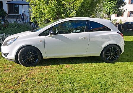 Opel Corsa 1.2 Twinport Color Edition
