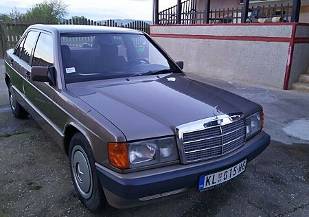 Mercedes-Benz 190 E 2.0