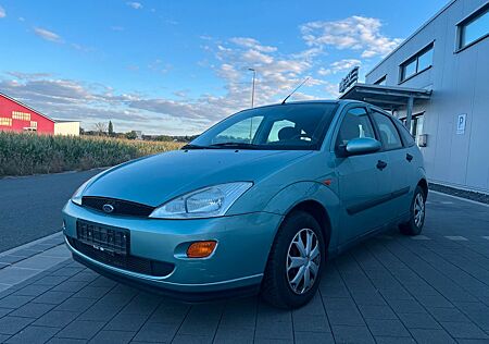 Ford Focus 1.4/1.Hand/TÜV/All-Season/5-Tür