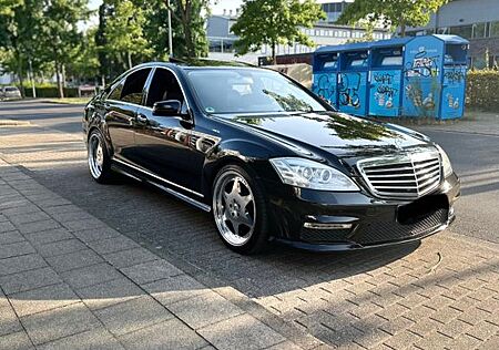 Mercedes-Benz S 500 - AMG Paket-TOP gepflegt