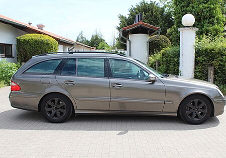 Mercedes-Benz E 220 CDI T CLASSIC