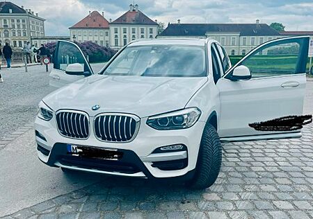 BMW X3 xDrive20i Luxury Line, mit Panorama Dach