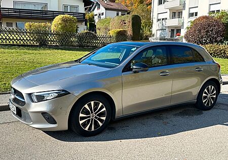 Mercedes-Benz A 180 A180 Progressive/MBUX/Panoramadach/ServiceNeu
