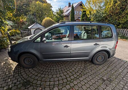 VW Touran Volkswagen 1.6 Conceptline Conceptline