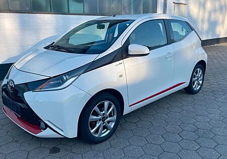 Toyota Aygo (X) Aygo (X) 1,0-l-VVT-i x-play touch Business Paket