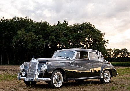 Mercedes-Benz 300