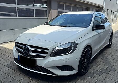 Mercedes-Benz A 180 Urban Urban Bi-Xenon