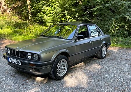 BMW 318i E30