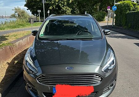 Ford S-Max 2,0 TDCi Titanium PowerShift 7-Sitzer