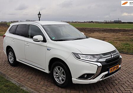 Mitsubishi Outlander 2.4 PHEV Pure AUT kamera 2020 *13499*N