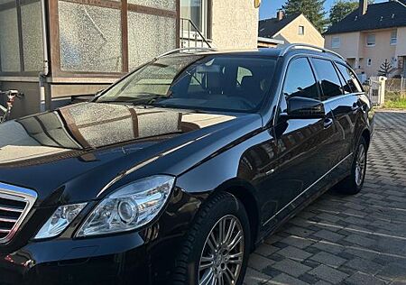 Mercedes-Benz E 200 T BlueEFFICIENCY -