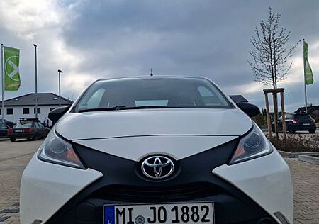 Toyota Aygo (X) Aygo (X) 1,0 KGB40 AB1
