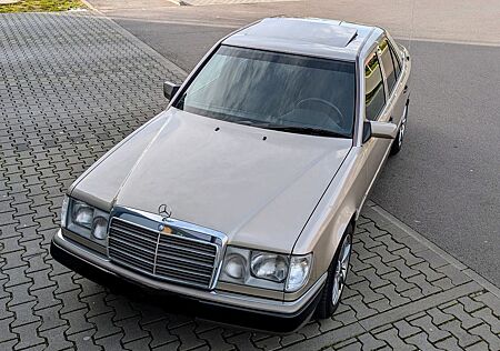 Mercedes-Benz 200 124/