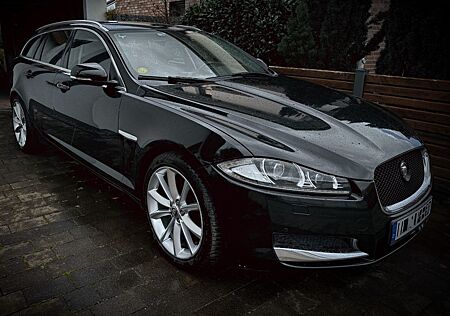 Jaguar XF 2.2 L Diesel Sportbrake -