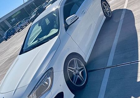 Mercedes-Benz CLA 180 AMG Line AMG Line
