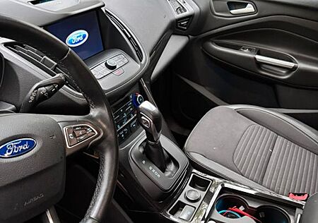 Ford Kuga 1,5 EcoBoost 4x4 129kW Titanium Autom. ...