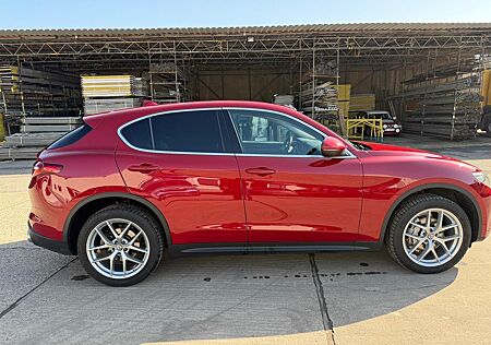 Alfa Romeo Stelvio Lusso Q4 sehr gepflegt MwSt