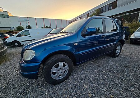 Mercedes-Benz ML 320 Benzin Automatik/VOLL LEDER/KLIMA/ALUFELG