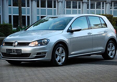 VW Golf Volkswagen VII Comfortline BMT| KAMERA| MASSAGE| NAVI