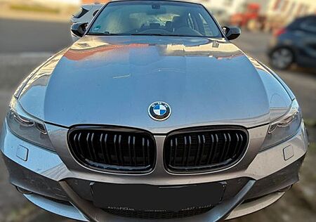 BMW 320i -