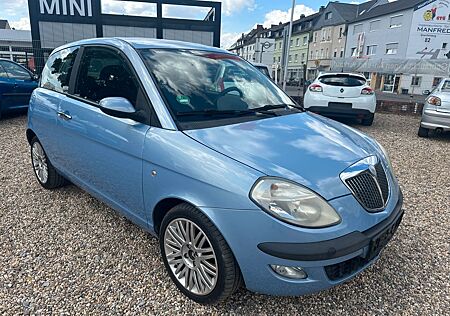 Lancia Ypsilon 1.2 16v Platino
