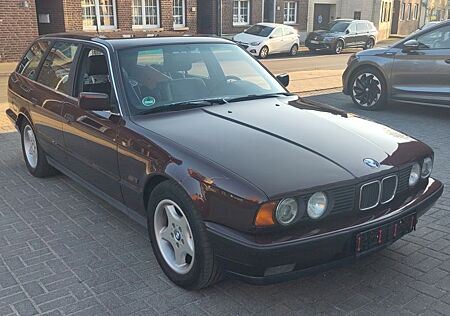 BMW 525i Touring e34