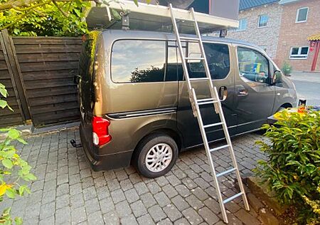 Nissan NV200 Camper ausgebaut mit Dachzelt