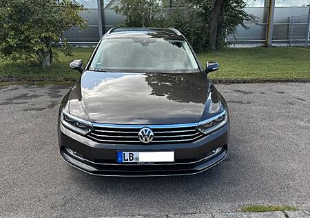VW Passat Variant Volkswagen 2.0 TDI DSG Highline Variant AHK