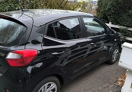 Hyundai i10 1.0, sehr guter Zustand, nur 14800 Km