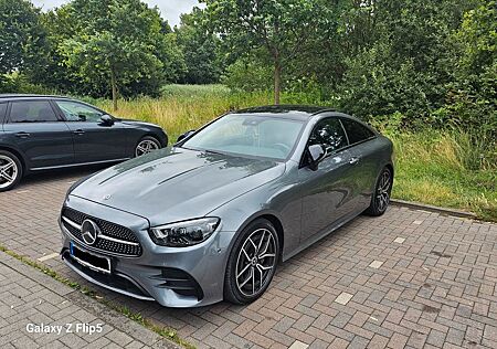 Mercedes-Benz E 200 Coupe,AMG,Night,Panorama,voll