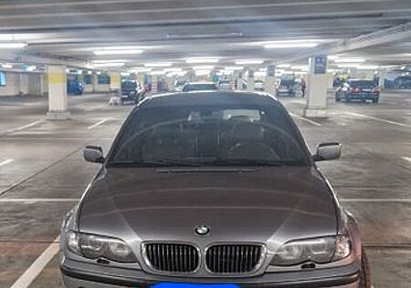 BMW 318i -