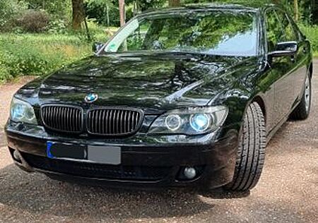 BMW 740i A -