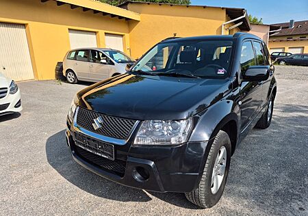 Suzuki Grand Vitara 2.0 Club 4x4mit Dif.Sperre WENIG KM