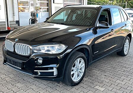 BMW X5 xDrive 40 d AHK Schwarz-Schwarz Shadow-Line