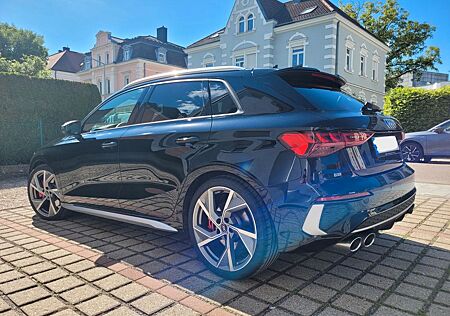 Audi S3 Sportback B&O HeadUp Navi 8-fach ACC VirtKomb