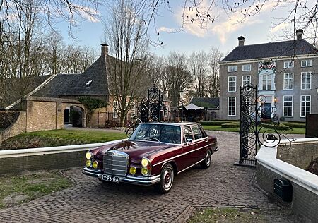 Mercedes-Benz 280 W108 SE 2.8