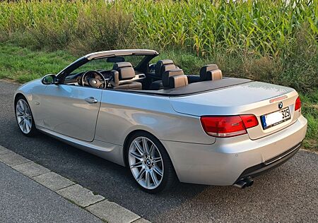 BMW 325i Cabrio E93 M Paket Navi Leder 19"