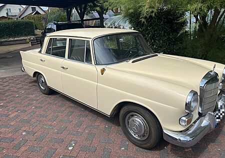 Mercedes-Benz 190 190C / Oldtimer / TOP Zustand / TÜV neu