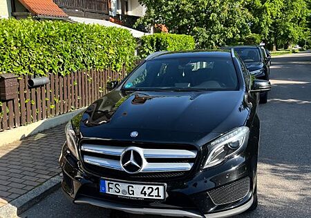 Mercedes-Benz GLA 200 CDI AMG Line