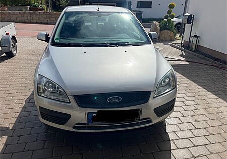 Ford Focus 1,6 Ambiente Ambiente